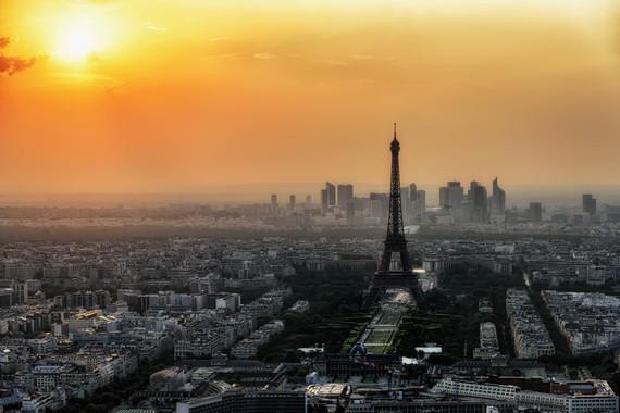 Mehr Erneuerbare und wärmere Winter sind für den neuerlichen Rückgang der CO2-Emissionen in Europa verantwortlich. Über die Pariser Klimaziele reden derweil die Regierungen nicht so gerne.