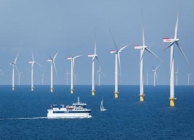 Offhore-Windpark Anholt im Kattegatt | In Dänemark gibt es ehrgeizige Ziele zum Ausbau der erneuerbaren Energien. Zur Speicherung von Windstrom in Form von Wasserstoff soll jetzt ein Demonstrationsanlage in Hobro entstehen. - © Foto: www.siemens.com/presse