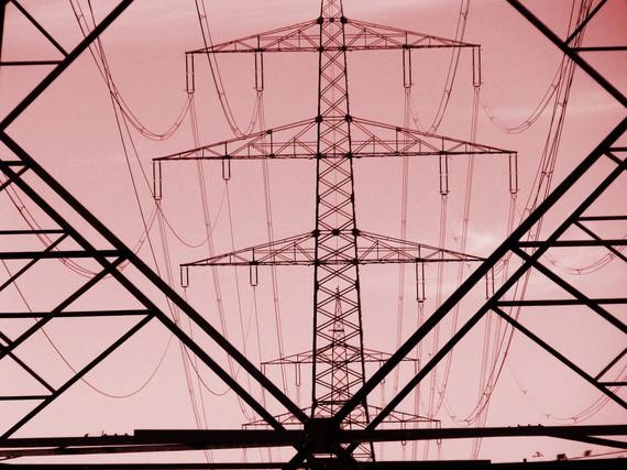 Stromnetz | Wieviel Grünstrom hätte hier 2016 eigentlich wirklich fließen müssen? - © Rainer Sturm, Pixelio.de