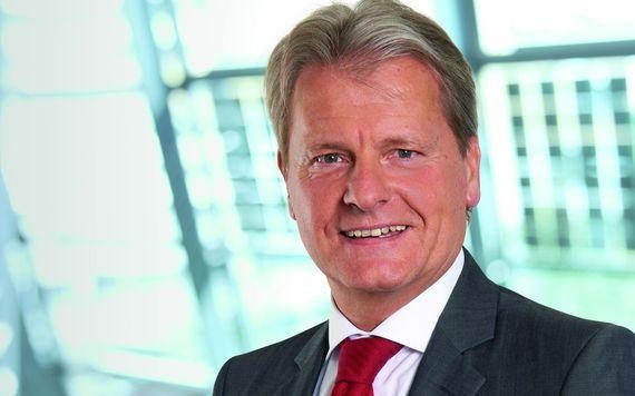 Heribert Sterr-Kölln, Wirtschaftsprüfer und Steuerberater, ist Leiter des Beratungsunternehmens Sterr-Kölln und Partner aus Freiburg, das sich auf erneuerbare Energien und kommunale Energieversorgung spezialisiert hat.