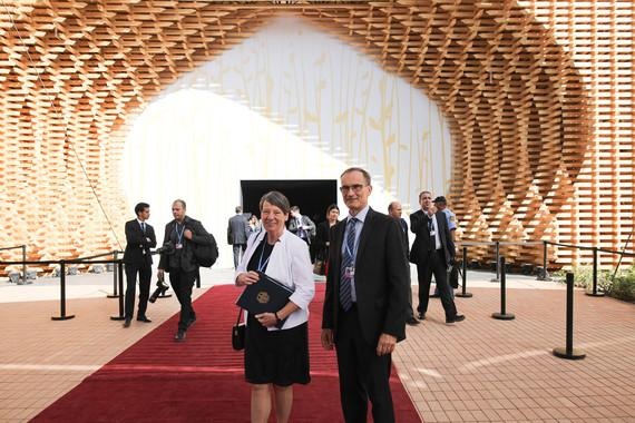 Klimakonferenz in Marrakesch | Bundesumweltministerin Barbara Hendricks und Botschafter Volkmar Wenzel - © BMUB/Sascha Hilgers