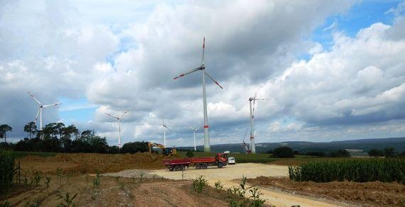 reitenberg Juwi windpark | Windenergieausbau in Thüringen durch Juwi: Die Windparks Reitenberg und Mihla I und II, bestehend aus Enercon-Anlagen mit 101 Meter Rotordurchmesser. - © Juwi