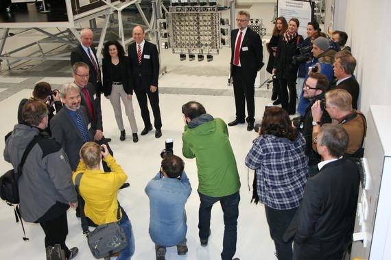 Medienrummel im Windkanal zur Eröffnung des Windlab.