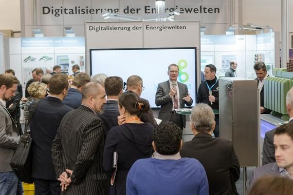 Bekanntgabe der Partnerschaft zwischen Lemonbeat und Phoenix Contact auf der E-World.