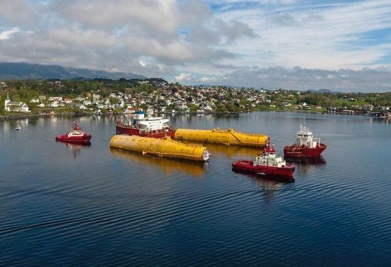 Statoil Fundament Hywind | Die ersten Hywind-Fundamente sind im norwegischen Hafen Stord angekommen.