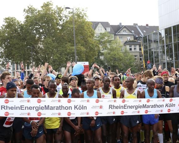 Rheinenergie-Marathon in Köln | Kölner Marathon mit den Stadtwerken als Namensgeber. Die Digitalisierung der Kölner Energieversorgung als Smart City ist ebenfalls kein Kurzläufer. Aber wenn die Behörden doch noch zustimmen, könnte es mit dem Konzept der Stadtwerke laut Rheinenergie schnell vorangehen. - © RheinEnergie AG