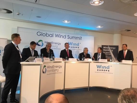 Pressekonferenz zur Wind Energy in Hamburg.