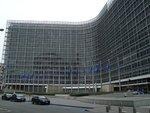 Berlaymont Gebäude | Spätenstens 45 Tage nach Eingang der Klage muss die Europäische Kommission entscheiden, ob sie Untersuchungen wegen Preisdumpings gegen chinesische Photovoltaikhersteller einleitet. - © Foto: Capun