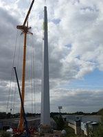 Holzturm | Der erste Holzturm weltweit für eine Multimegawatt-Windturbine kurz vor seiner Fertigstellung. - © Foto: Timbertower