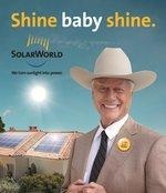 Larry Hagman im Werbespot, den er für Solar World drehte. - © Solar World AG