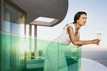 organische Solazellen in Balkon | Flexibel, transparent, frei in Farbe und Form - die organischen Solarfolien haben viele Vorteile gegenüber der kristallinen Siliziumphotovoltaik.