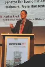 Bremens Wirtschaftssenator auf der Windforce 2013.