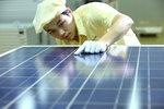 Modulproduktion in China | Die Aussichten auf eine Verlängerung der Strafmaßnahmen gegen chinesische Modul-und Zellimporte schwinden zusehends.