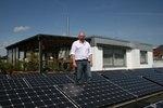 Solardach kombiniert mit Speicher erhöht den Eigenverbrauch.