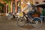 E-Bike Akku Speicher | Von der Straße in den Keller: Der Schweizer E-Bike-Hersteller Biketec sortiert seine Akkus aus, wenn ihre Leistung 80 Prozent unterschreitet. Ein Kommunalversorger hat nun ein Konzept umgesetzt, das die Altlast in einen günstigen Solarspeicher verwandelt. - © Foto: BikeTec