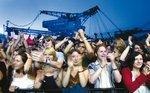 Das Melt-Festival findet auf dem Ferropolis-Gelände statt. Es ist klimaneutral angelegt. Ferropolis beteiligt sich an der Transformation des Stromsystems.