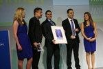 Gewinner des erstmals auf der Intersolar verliehenen Speichertechnologie-Awards ees 2014: Die bulgarische Firma IPS. - © Foto: Nicole Weinhold