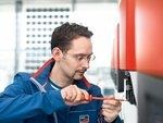 Wechselrichter Service Reparatur | Die Wechselrichter sind schnell umgerüstet. Die administrative Abwicklung ist der große Aufwand und sogt für Verzögerungen.