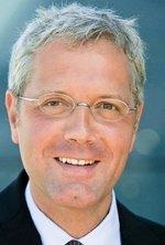 BMU Norbert Röttgen | Umweltminister Norbert Röttgen (CDU) hält ein Hintergrundpapier des UBA unter Verschluss, dass den vollständigen Atomausstieg bis 2017 als technisch möglich erscheinen lässt.