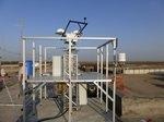 Globalstrahlung Messung Pakistan | Eine der beiden Stationen, die hochpräzise Daten liefern, steht bereits in Bahawalpur. Alle zehn Minuten schickt sie genaue Messwerte über die Sonneneinstrahlung, die Lufttemperatur, den Luftdruck und die Windgeschwindigkeit zur Auswertung.