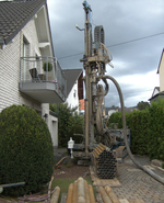 Erdwärmebohrung am Altbau.