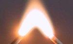 Lichtbogen | Wenn sich die Verbindung an der Anschlussdose lockert, kann ein Lichtbogen entstehen. Dieser wiederum bedeutet Brandgefahr für das ganze Gebäude, auf dem der Generator installiert ist.