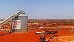 Kupfermine Australien | Roter Sand so weit das Auge reicht: Noch wird die Kupfermine allein mit einem Dieslkraftwerk betrieben. In Zukunft sollen ein Solarkraftwerk und ein Batteriespeicher den Dieselverbrauch drastisch reduzieren. - © Juwi
