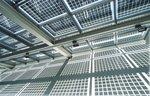 Solarzellen im Dach des BMWi | Semitransparentes Solardach auf dem Bundeswirtschaftsministerium in Berlin - © Foto: BSW-Solar