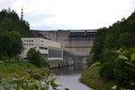 Pumpspeicherkraftwerk Ottenstein | Pumpspeicherkraftwerke können vor allem den Strom aus großen Windkraft- und Solarparks puffern. Doch der Strom aus kleinen dezentralen Anlagen kommt in den Pumpspeichern nicht an. - © Ulrichulrich/wikimedia