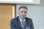 Wilfried Hube verriet, dass sich die EWE bis 2017 vom Servicestandort Norddeich verabschieden will.