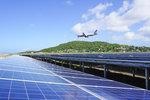 Antigua Flughafen Solarpark | Einen Solarpark auf einem Flughafen zu planen ist eine besondere Herausfoderung. Die Piloten dürfen nicht geblendet werden.