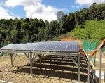 Kleinanlage auf Borneo, Malaysia | Die Kleinstanlage im malaysischen Teil der Insel Borneo versorgt 50 Familien mit sauberen Solarstrom. - © Foto: IBC Solar