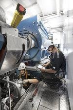Service und Wartug (im Bild Servicetechniker der DWT) können noch volle Auftragsbücher vorweisen.