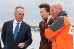 Jorrge Calvet und Queen Anne | Gamesas former CEO Jorge Calvet in September 2011 inaugurating a sailing yacht with British Princess Anne.