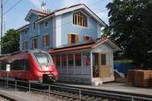 Der mit Speicher und Solar ausgestattete Plusenergiebahnhof.