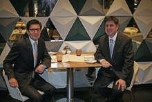 Vincent Nölting (links) und Harald Düring (rechts) im Gespräch mit Erneuerbare Energien.