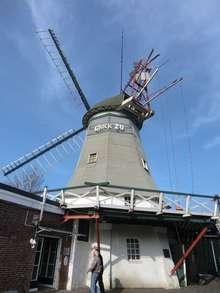 Peldemühle Wittmund | Die historische Peldemühle in Wittmund steht unter Denkmalschutz. Nicht immer jedoch sind historische Gebäude ein Hindernis für Windparkplanung.
