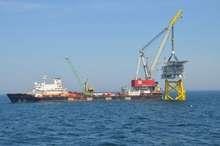 Umspannwerk Sandbank | Im Windpark Sandbank wurde 90 Kilometer vor Sylt das Umspannwerk errichtet.