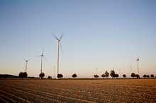 Windpark Springe-Bennigsen | Viel in Bewegung: Die Windenergie an Land muss sich ab 2017 Ausschreibungen stellen. - © Foto: Windwärts Energie GmbH, Fotograf: Mark Mühlhaus/attenzione