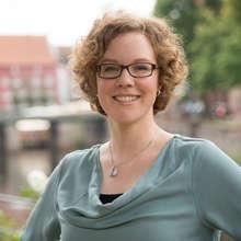 Julia Verlinden