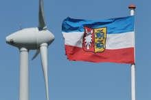 WTSH | Wohin richtet sich der Wind für den Ausbau der Windkraft in Schleswig-Holstein nach dem neuen Richterspruch aus Schleswig? - © WTSH