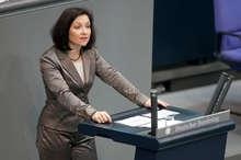 Katherina Reiche im Bundestag bei erster Lesung 2012 | VKU-Hauptgeschäftsführerin Katherina Reiche - hier noch für die CDU im Bundestag im Jahr 2012.