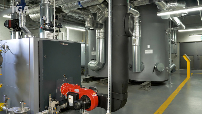 Blick in die Energiezentrale am neuen Firmensitz von Solarlux.