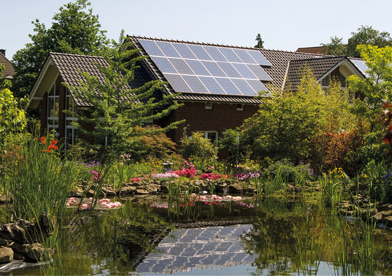 Jetzt gibt es Musterverträge für die Pacht von PV-Dächern.