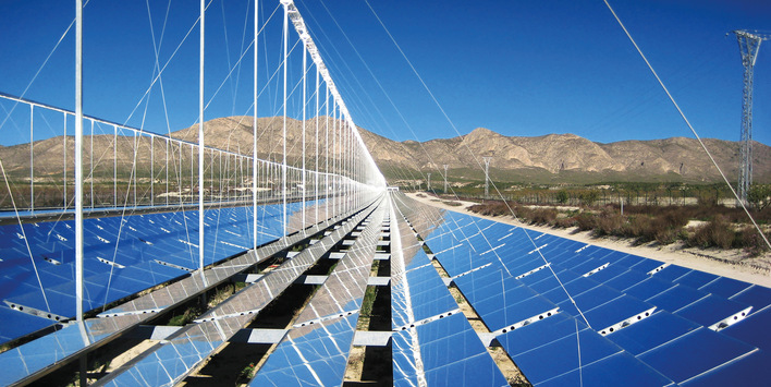 Fresnel-System zur Bündelung der Sonnenwärme in einem Receiver-Rohr