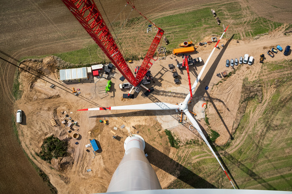 Bis die Turbine montiert werden kann, ist viel Vorarbeit erforderlich.