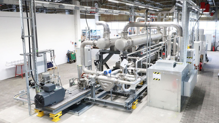 Mit dieser Wärmepumpenanlage erreichen die Entwickler des DLR schon Temperaturen von etwa 300 Grad Celsius. Mit Argon als Arbeitsmedium sind sogar über 400 Grad Celsius drin.