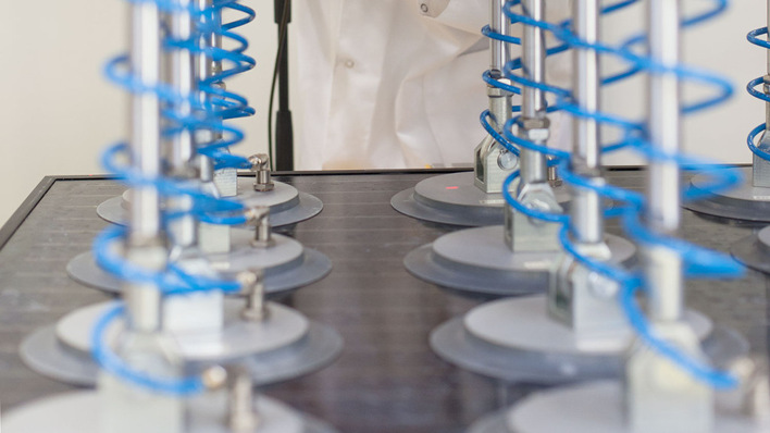 Die Produktion läuft wieder auf Hochtouren und die Verfügbarkeit von Solarmodulen ist wieder besser geworden.