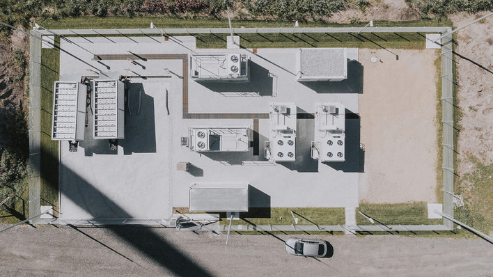 H2B2 bringt die Elektrolyseure kompakt in Containern unter. Das vereinfacht die Installation und die Wartung.