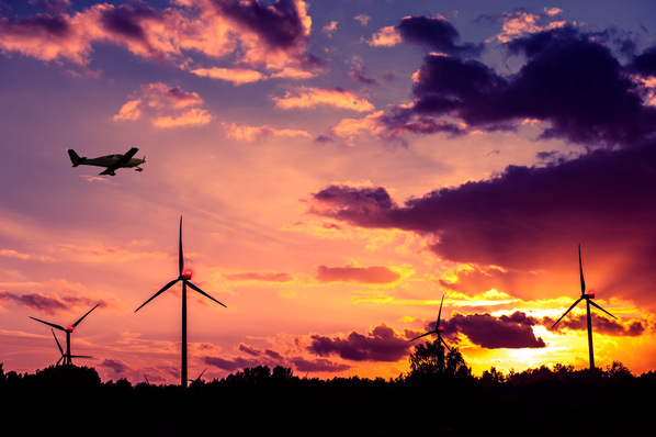 Windenergieanlagen müssen bis Ende des Jahres auf bedarfsgerechtes Leuchten umgerüstet werden.